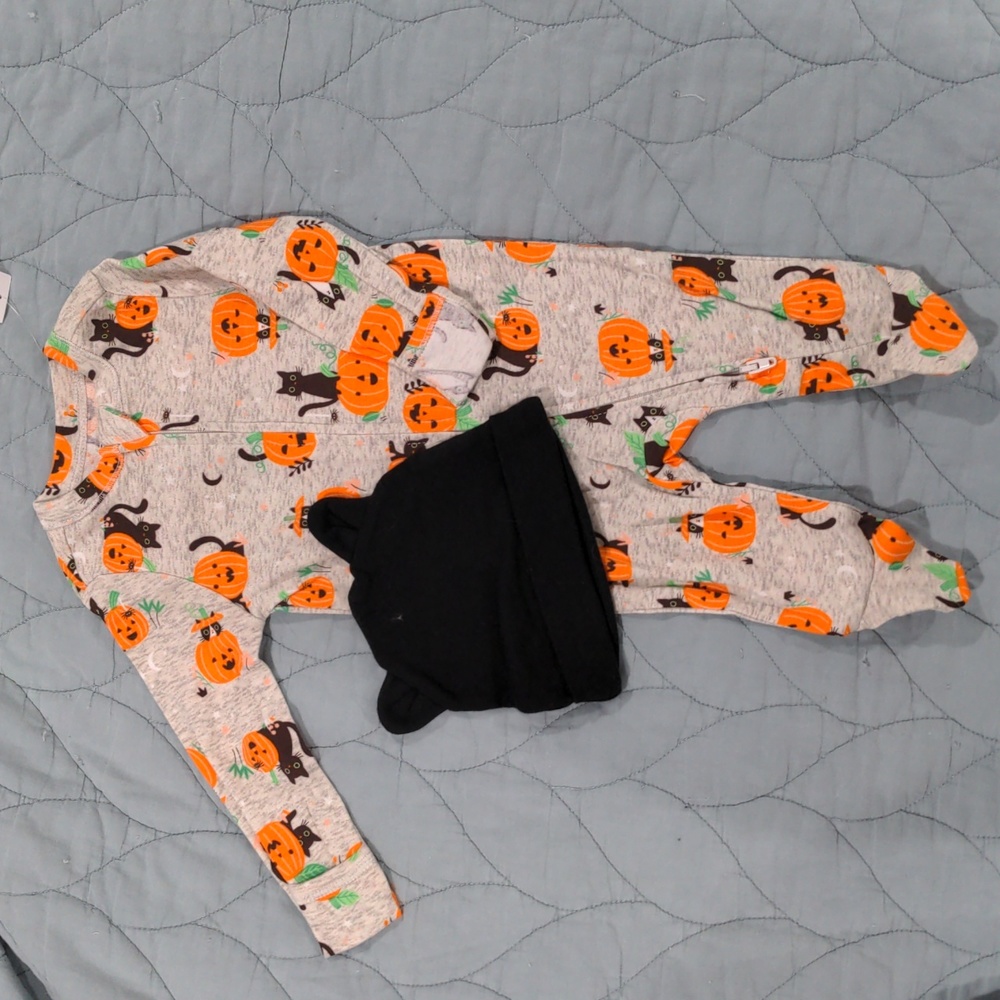 Old Navy Halloween sleeper size 0-3 months